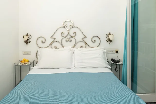 غرفة كلاسيكية بسرير كوين بإطلالة على الحديقة مع أريكة، Palatium Mari Hotel 9/10
