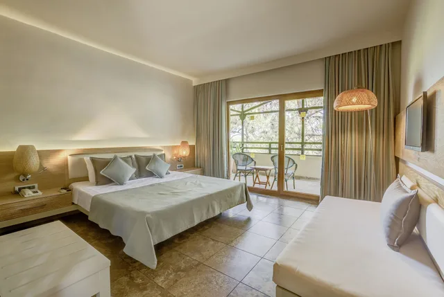 غرفة قياسية بسرير مزدوج بشرفة مع أريكة، TUI MAGIC LIFE Sarigerme 2/4