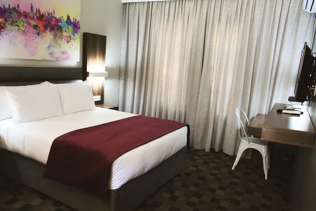 Standard, Twin Beds, Palm Swift Luxury Accommodation 1/2