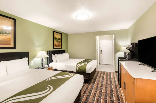 غرفة بسريرين مزدوجين لذوي الإعاقة، QUALITY INN AND SUITES PLANO EAST RICHARDSON 3/10