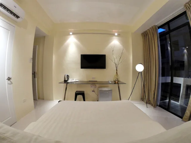غرفة بسرير كوين بشرفة، Luxx Boutique Boracay 6/7