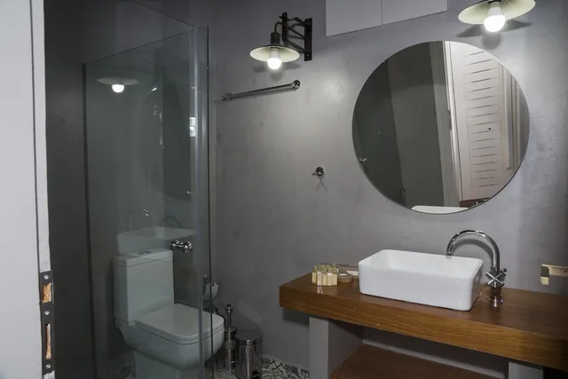 غرفة سوبيريور بسرير كينج بشرفة، Elia Daliani Suites 2/2