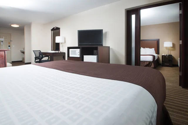 جناح بسرير كينج وسرير كوين مع أريكة، Best Western Post Inn 3/7