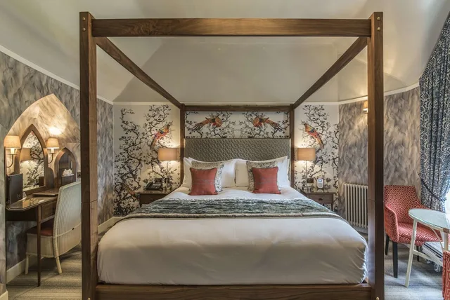 غرفة سوبيريور بسرير كينج، Cedar Manor Hotel & Restaurant 1/3