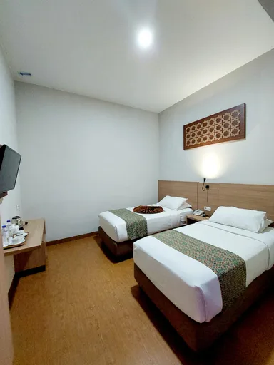 Superior, No Window، Grand Bunda Hotel Syariah Bukittinggi Powered By Archipelago 1/4