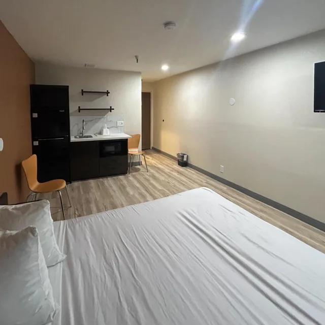 جناح بسرير كوين، Studio6 Suites Cameron Park, CA - Folsom 7/10
