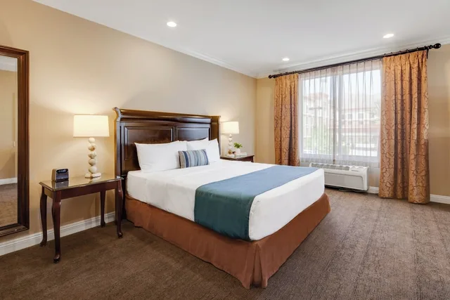 Studio, Suite, King Bed, Sofa, Corner, Ayres Hotel Spa Moreno Valley 1/7