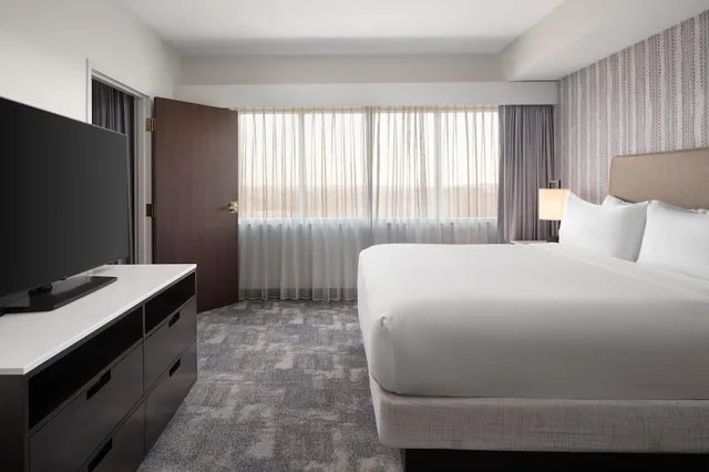جناح بسرير كينج وسريرين مزدوجين بغرفتي نوم، Embassy Suites by Hilton Charlotte Concord Golf Resort & Spa 8/10