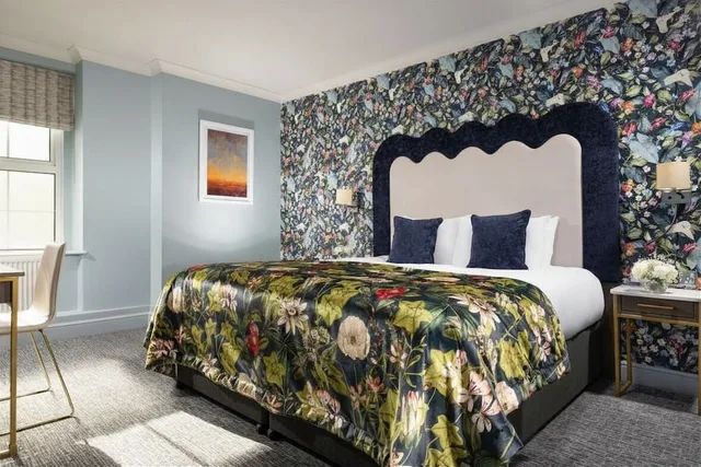جناح جونيور بسرير كينج، The Grand Malahide 1/2