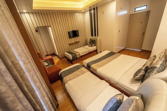 غرفة سوبيريور رباعية بسريرين كوين، AISHWARYA RESIDENCY 9/10