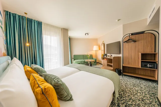 جناح جونيور بسرير كينج، Hotel D Bulle 2/10