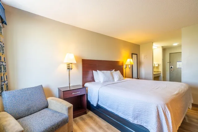 غرفة بسرير كينج، Days Inn by Wyndham Sioux City 4/10