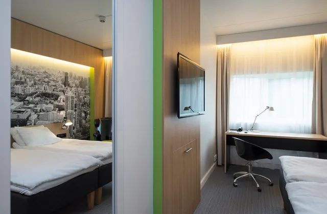 غرفة قياسية بسريرين منفصلين، Thon Hotel Bergen Airport 3/3