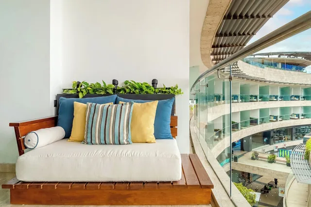 Downtown House, 2 Queen Beds, Balcony, Hyatt Centric Playa del Carmen 4/9