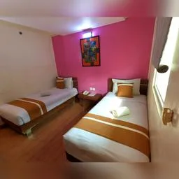 غرفة قياسية بسريرين منفصلين، World Hotel Jakarta - Bandengan 1/1