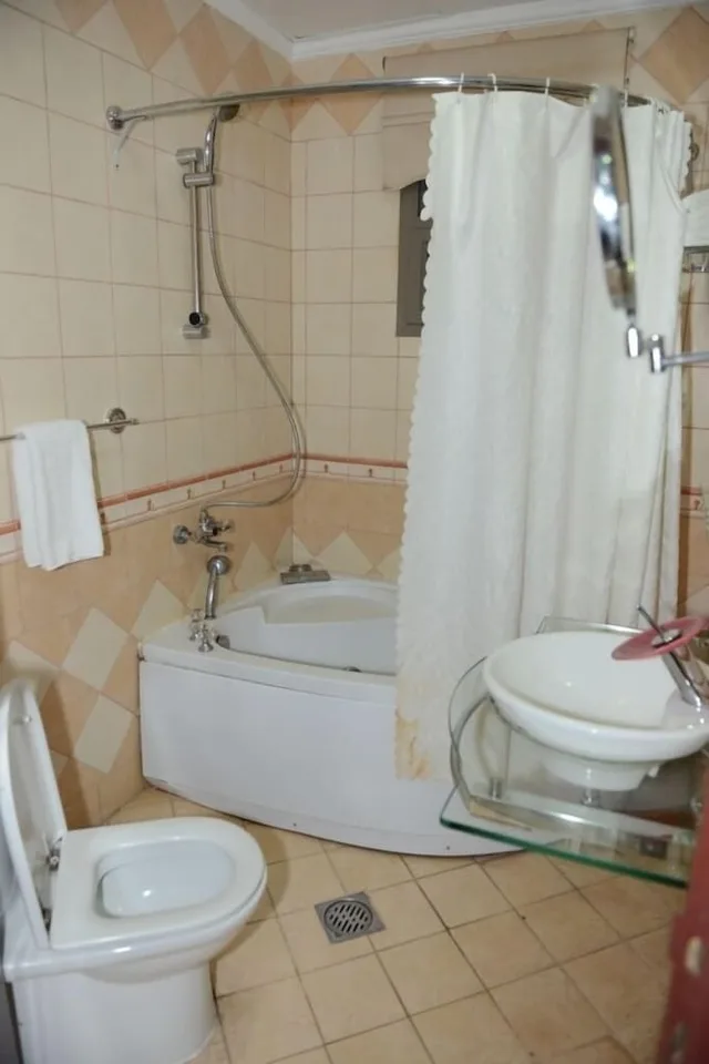 جناح تنفيذي بسرير كينج، Plaza Athenee Hotel 8/10