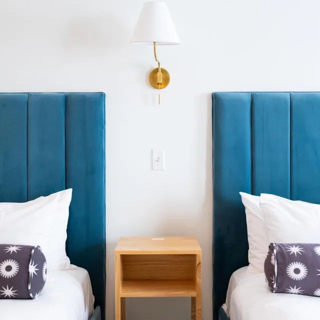 Room, Queen Bed, Accessible, Bradford House 5/8