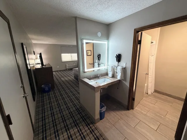 غرفة بسرير كوين لذوي الإعاقة، AmericInn by Wyndham Appleton Downtown 10/10