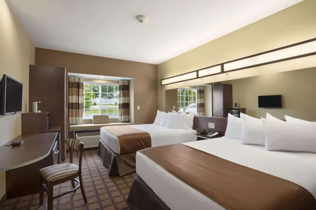 غرفة بسرير كوين لذوي الإعاقة، Microtel Inn Suites By Wyndham Carrollton 1/6