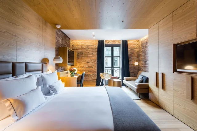 Junior Suite, Studio, King Bed، Monument Hotel 2/10