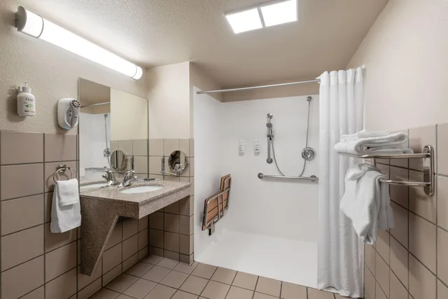 جناح بسريرين كوين لذوي الإعاقة، Hawthorn Suites By Wyndham Napa Valley 3/4