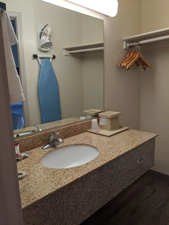 غرفة قياسية بسريرين كوين، Atrium Inn Fort Stockton 8/10