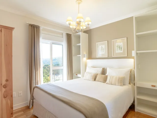 غرفة حصرية بسرير كوين مع أريكة، POUSADA LA BAS SUITES DE MONTAGNE 8/10