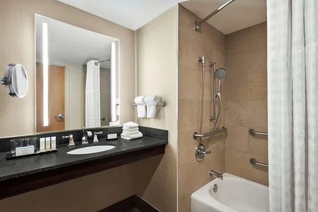 جناح لذوي الإعاقة، Embassy Suites by Hilton Columbus Dublin 3/3