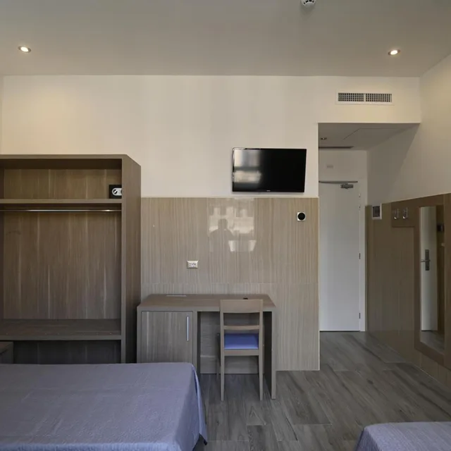غرفة رباعية بسرير فردي، Hotel Midway 7/10
