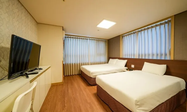 غرفة عائلية بسريرين منفصلين، Galaxy Hotel 4/6