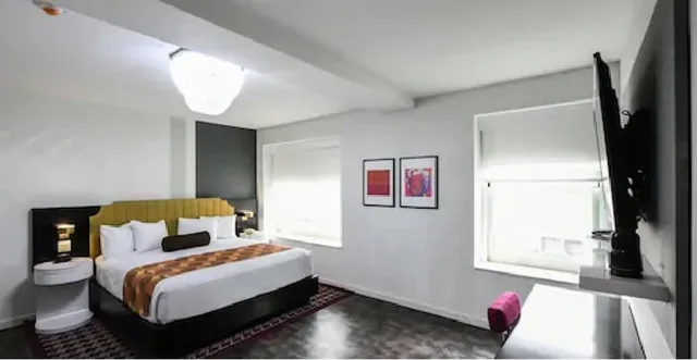 Tryp, King Bed, Tryp By Wyndham Newark Downtown 1/3