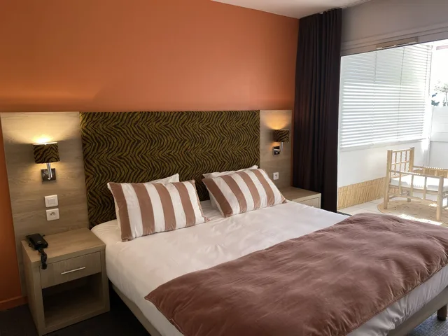 Room, Double Bed, Pamela Hotel Cassis 2/7