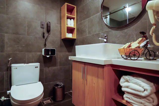 غرفة بريميوم بسرير مزدوج أو سريرين منفصلين، M Village Premier Hotel Thi Sach, a brand of Modern Village Lifestyle 3/3