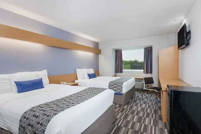 غرفة بسريرين كوين لذوي الإعاقة، Microtel Inn Ardmore 1/5