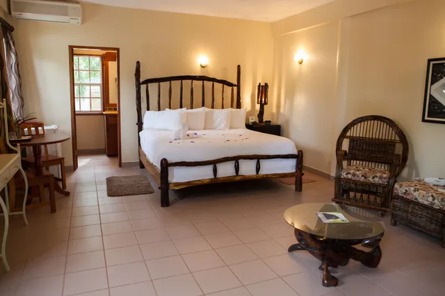 غرفة بسريرين كوين بإطلالة على النهر، Black Orchid Resort 1/5