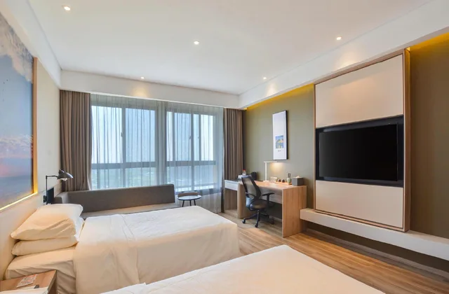 غرفة تنفيذية بسريرين منفصلين بإطلالة على البحيرة، Atour Hotel Nanjing Banqiao 2/2