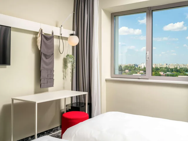 غرفة قياسية بسرير كوين، ibis Bucharest Politehnica 5/8