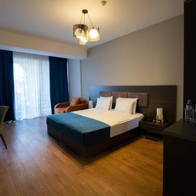 Deluxe, Double or Twin Bed, Balcony, Jazz Hotel 4/8