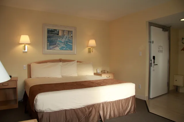 غرفة ديلوكس بسرير كينج، Beachview Inn Clearwater Beach 3/6