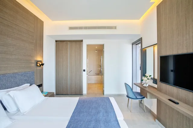 جناح إليت تنفيذي بسريرين منفصلين، Cavo Maris Beach Hotel 1/10
