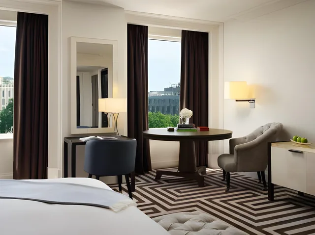 غرفة غراند تنفيذية بسرير كوين، Rosewood London 1/1