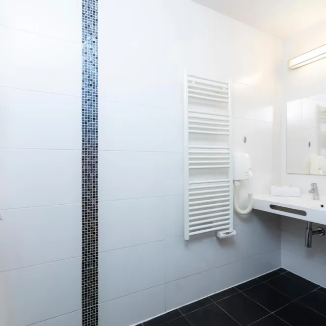 غرفة ثلاثية بشرفة، AMBRE HOTEL 7/9