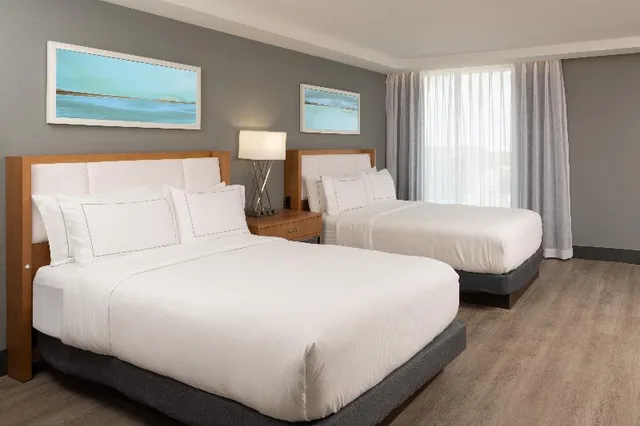 Standard, 2 Queen Beds, DoubleTree by Hilton Miami North I-95 1/4
