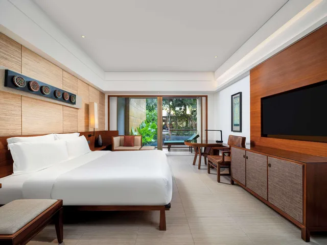 Deluxe, King Bed, Pool Access, Pullman Oceanview Sanya Bay Resort and Spa 1/1