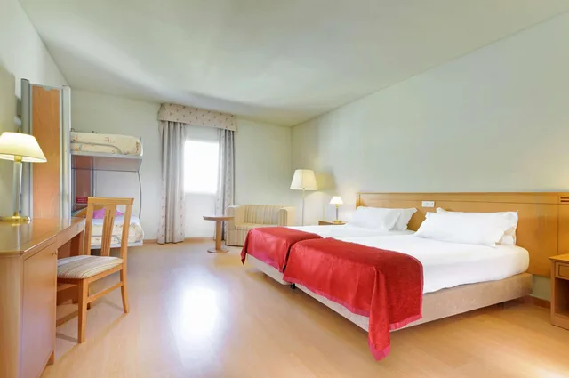 غرفة قياسية بسريرين منفصلين، Tryp By Wyndham Porto Centro Hotel 2/10