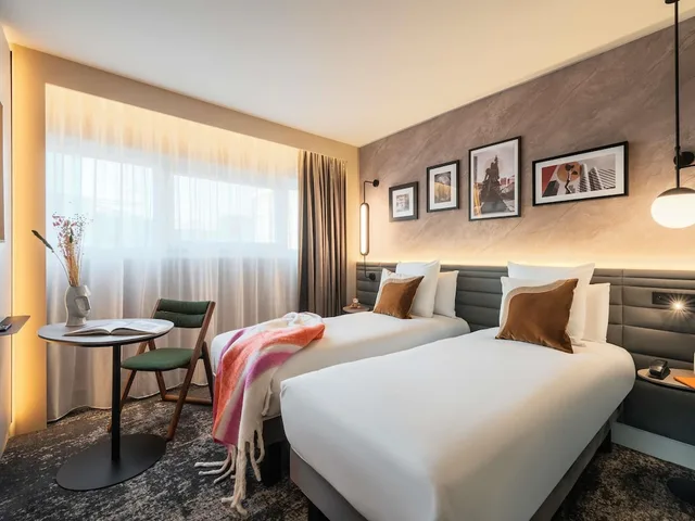 جناح متصل عائلي سوبيريور بسرير كينج وسريرين كوين، Novotel Paris La Defense Nanterre 7/10