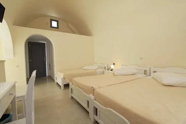 غرفة قياسية ثلاثية بثلاثة أسرّة بشرفة، Ersi Villas 2/10