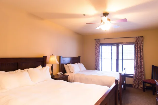 غرفة كلاسيكية بسريرين كوين، Chase On The Lake Resort Hotel 1/10