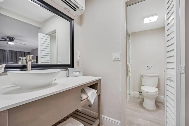 Upgrade, 2 Queen Beds، Quality Inn and Suites Airport Cruise Port Hollywood 2/4