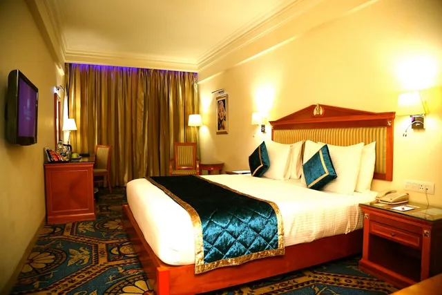 غرفة ديلوكس بسريرين منفصلين، Ramada by Wyndham Amritsar 2/3
